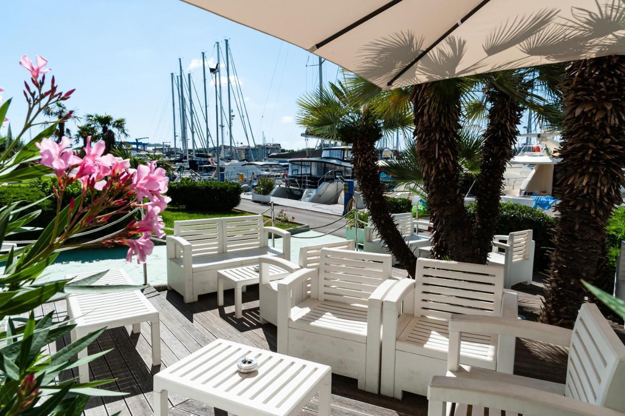 Onda Marina Residence チェゼナーティコ エクステリア 写真