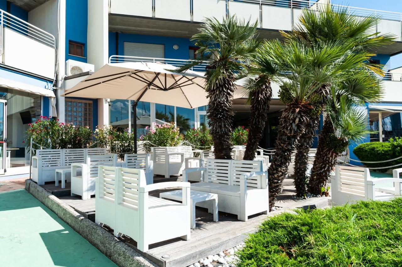 Onda Marina Residence チェゼナーティコ エクステリア 写真